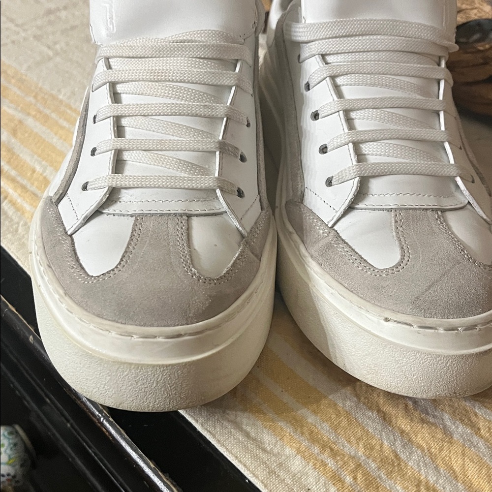 Ferragamo Gancini sneakers men’s size 7.5  equal to us sz 8.5 white w red bottom - Picture 6 of 8